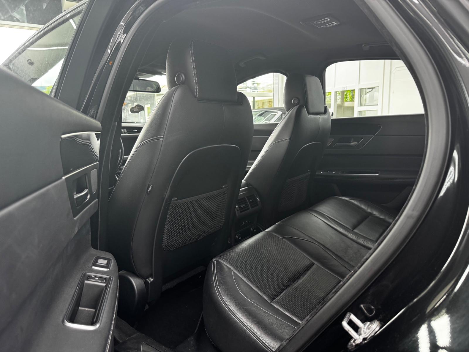 Jaguar XF S 3.0 V6 Compresseur 381 ch BVA / Meridian / Cuir / Caméra de recul / Jantes 20"
