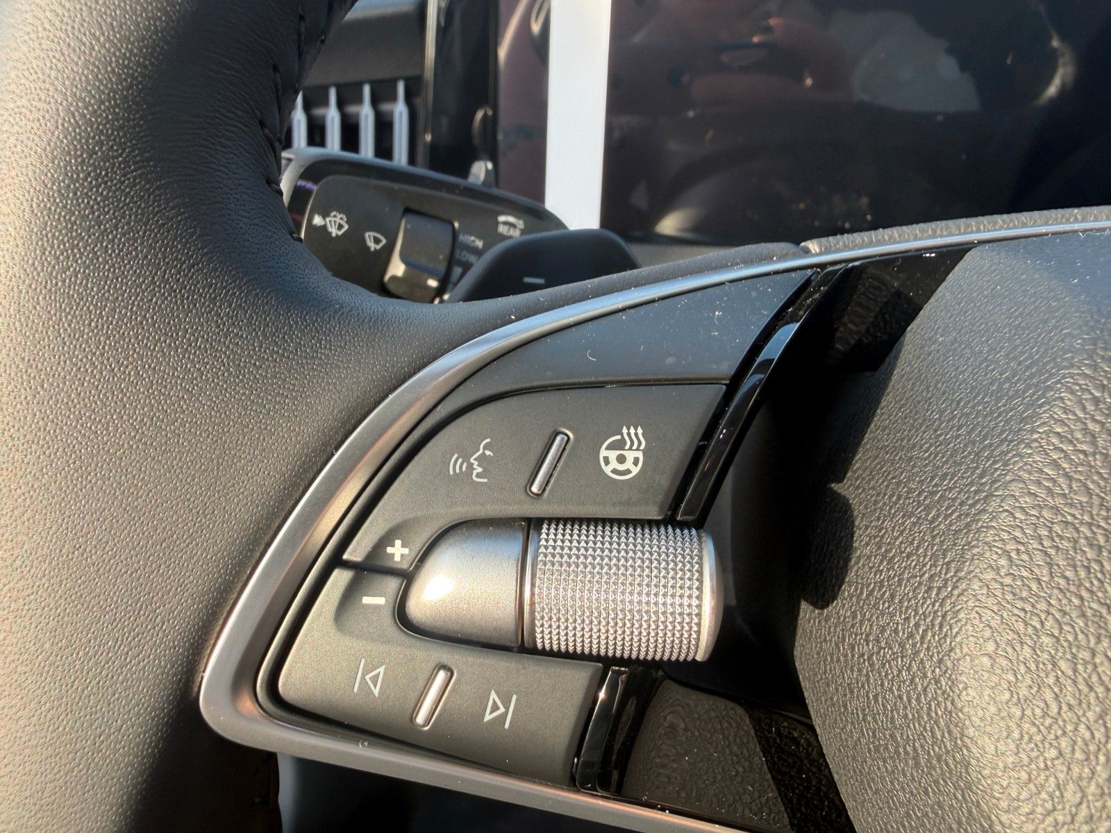 Fahrzeugabbildung SKODA Superb Combi 1.5 TSI iV 150 kW L&K