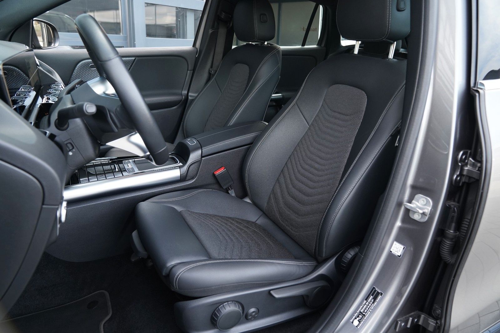 Mercedes-Benz EQA 350 4Matic MBUX Wide -LED-360-Distronic foto 15