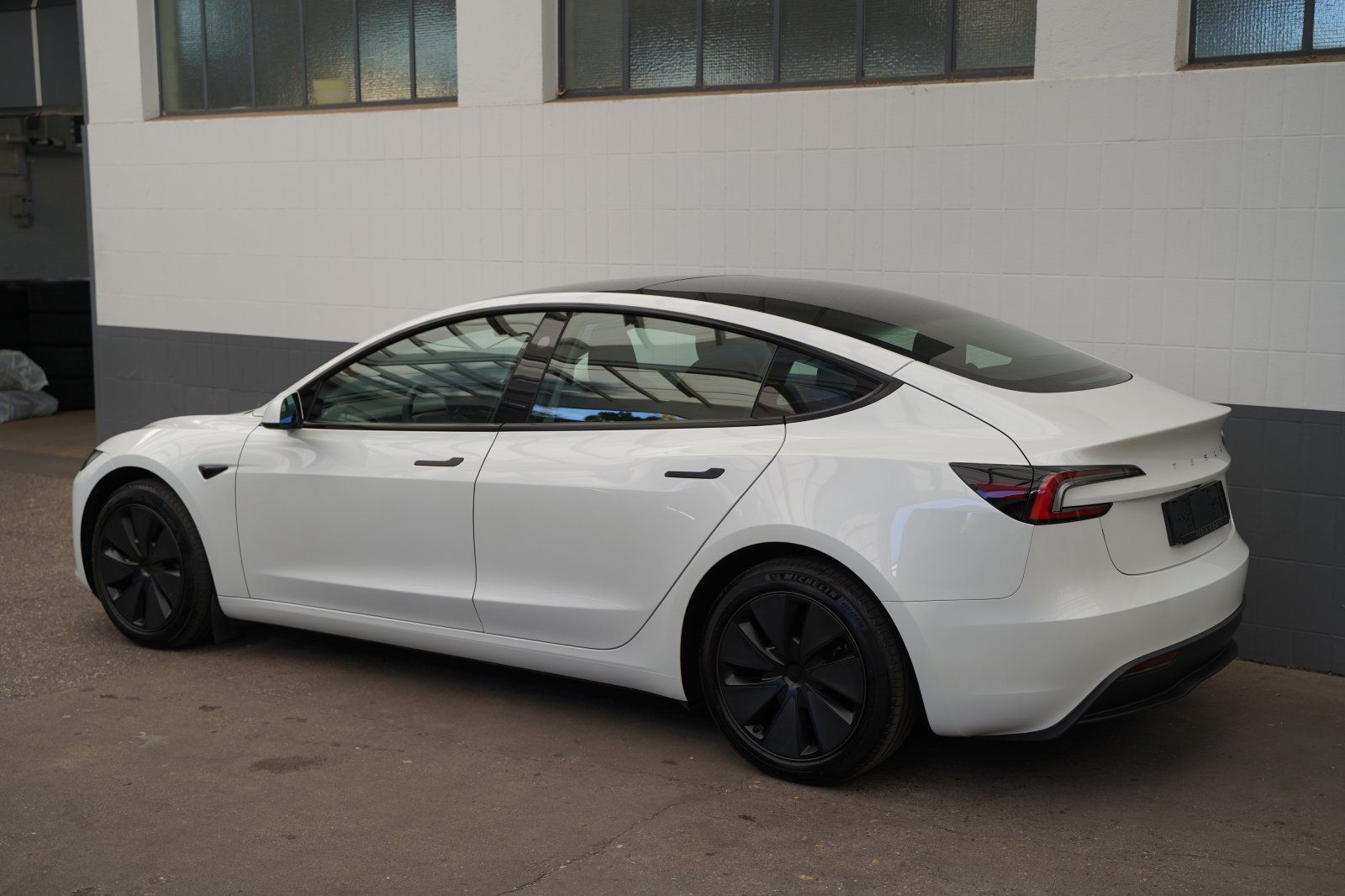 Tesla Model 3 Standard Range Highland EAP unfallfre foto 6