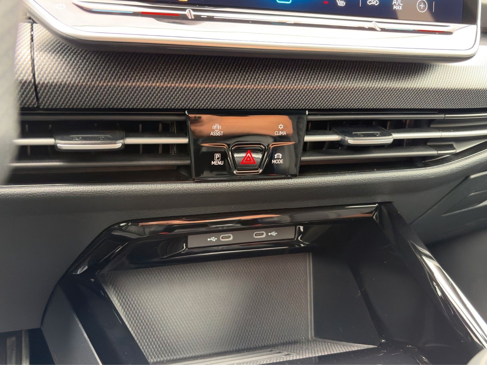Fahrzeugabbildung Volkswagen Golf VIII Variant R-Line Facelift*ACC*LED*ViCo**