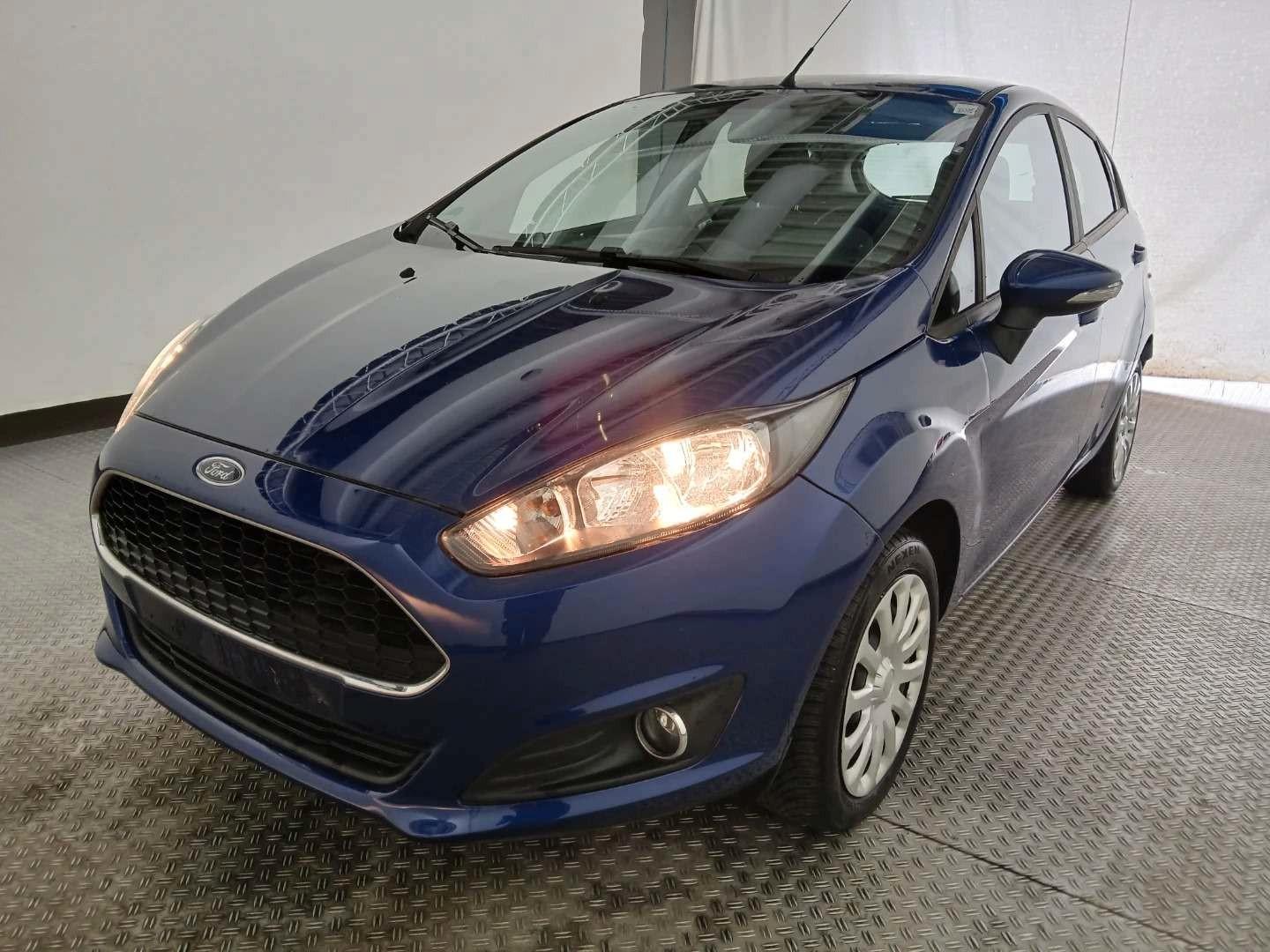 Ford Fiesta Celebration PDC Bluetooth SHZ Frontscheib