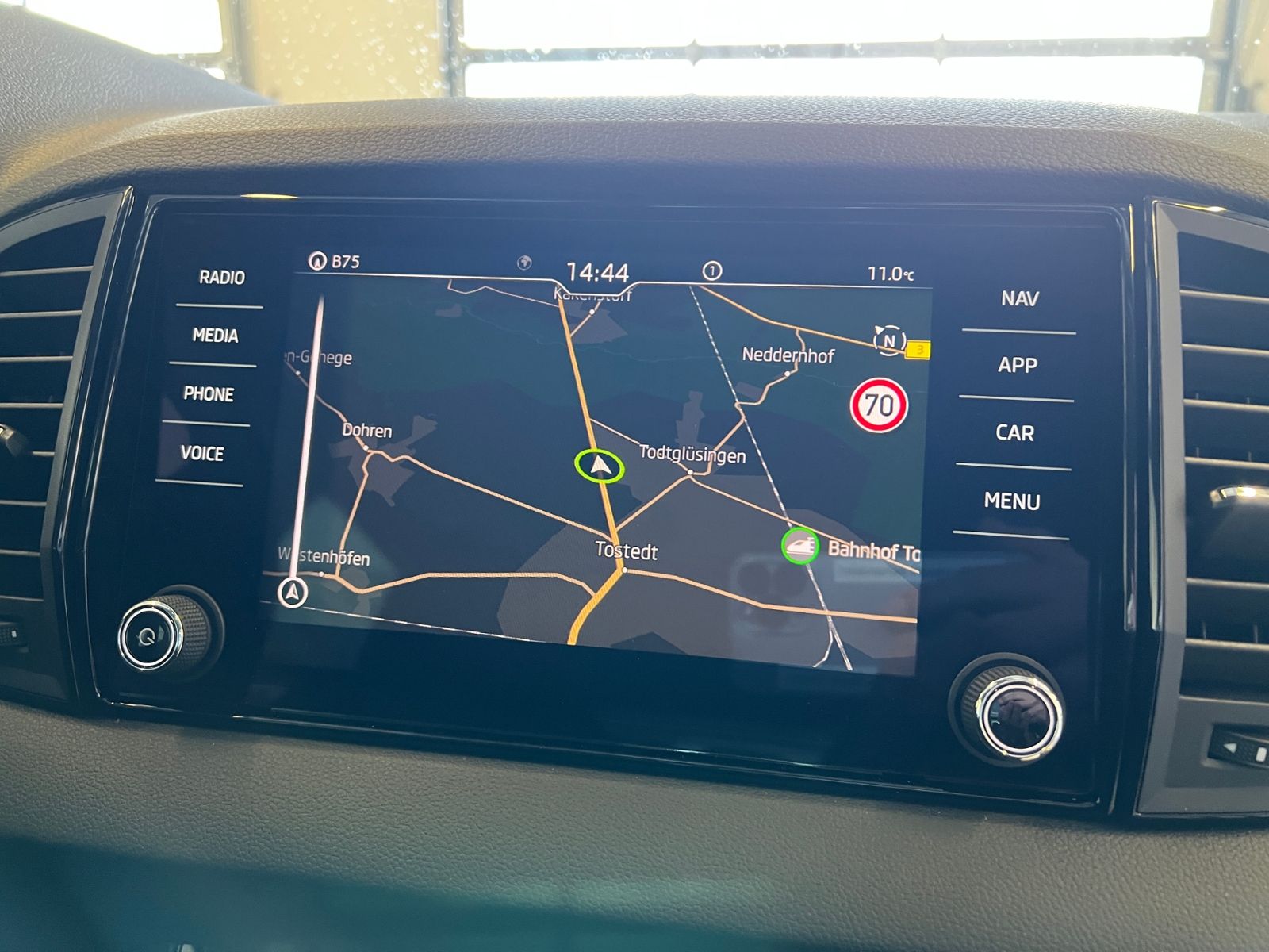 Fahrzeugabbildung SKODA Karoq DRIVE 1.5 TSI DSG *AHK, ACC, LED, Virtual
