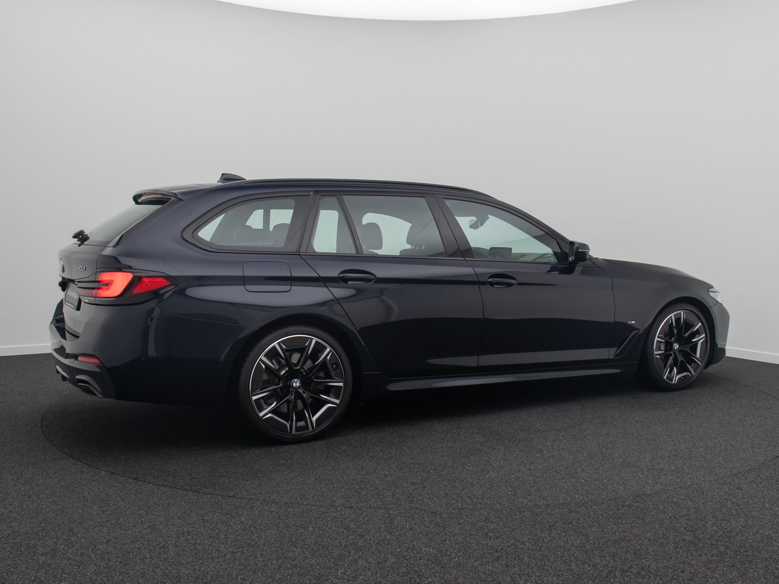 Fahrzeugabbildung BMW 540d xD M Sport Massage HUD Laser Belüftung 20"