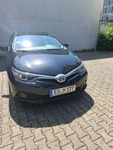 Toyota Auris 1,33-l-Dual-VVT-i - - Toyota Auris Gebrauchtwagen in Stuttgart