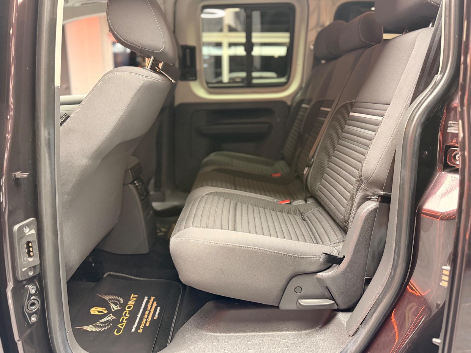 Volkswagen Caddy Maxi Kombi / Navi /7-Sitzer/Rollstuhl-Kran