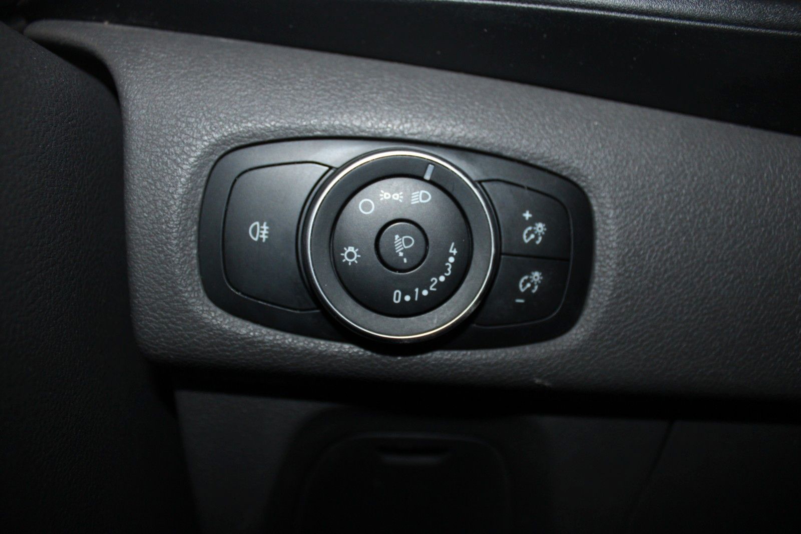 Fahrzeugabbildung Ford Transit Custom L1 Kasten AHK KLIMA 1.Hand