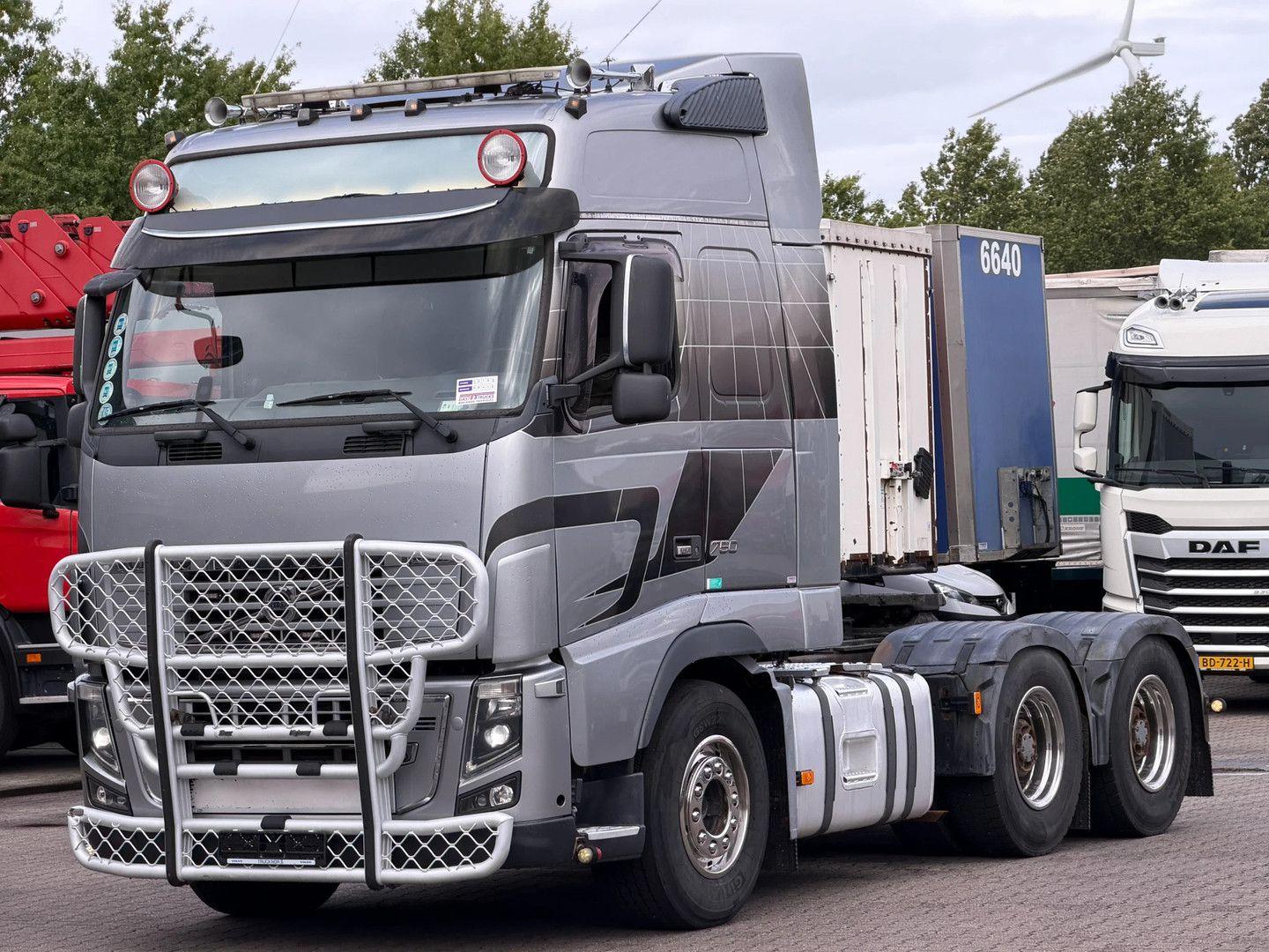 Volvo FH 16.750 6X4 Euro 5 Retarder *312 Tkm* 100 TON