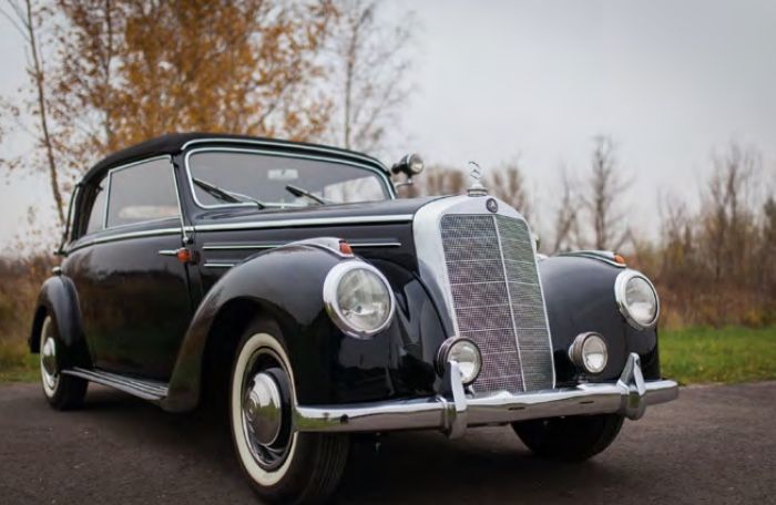 Mercedes-Benz 220