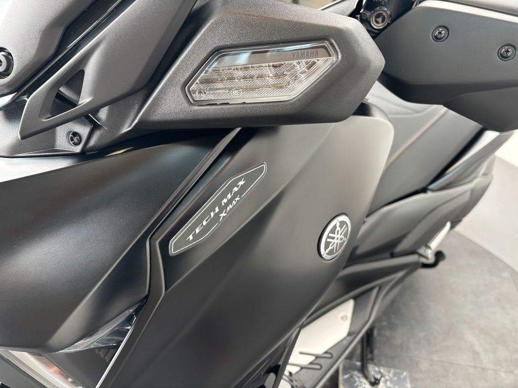 Fahrzeugabbildung Yamaha XMAX 300 TECHMAX *NEUWERTIG *TOPCASETRÄGER