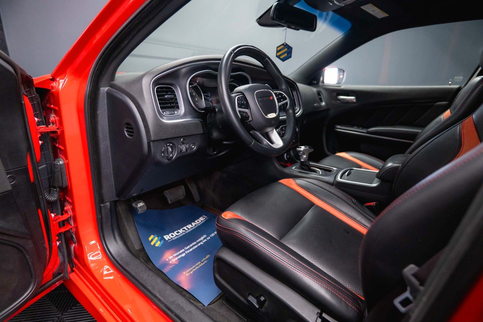 Fahrzeugabbildung Dodge Charger 3.6 FULL SRT Night Package *LED*Kamera*