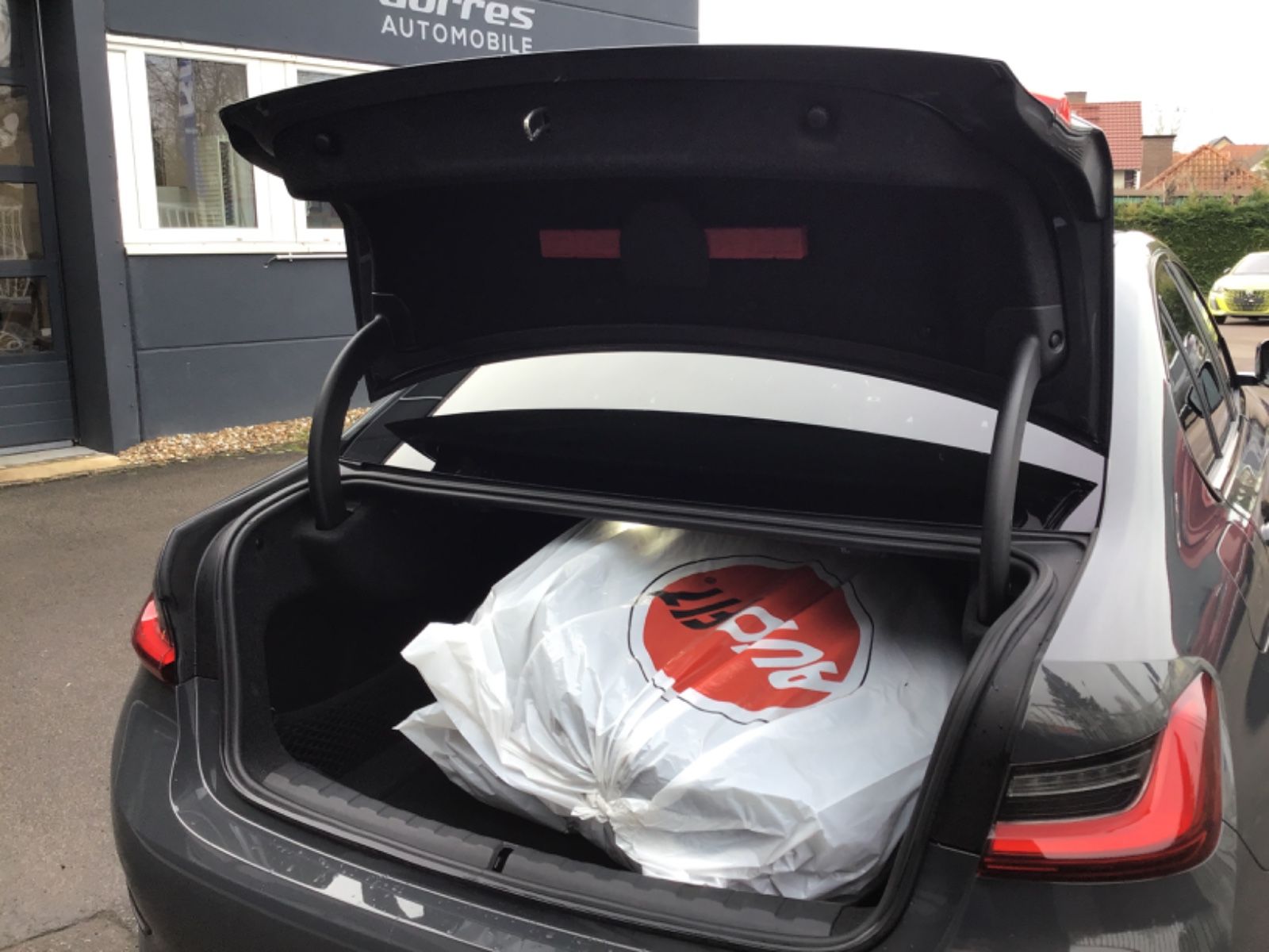 BMW 320 i Sport Line foto 16