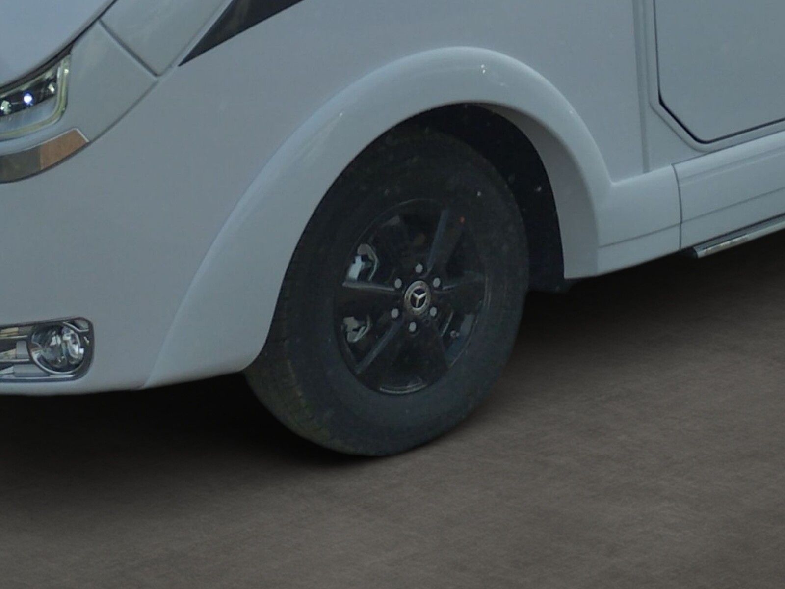 Fahrzeugabbildung Carthago C1-tourer I 143 KB LE comfort Mercedes