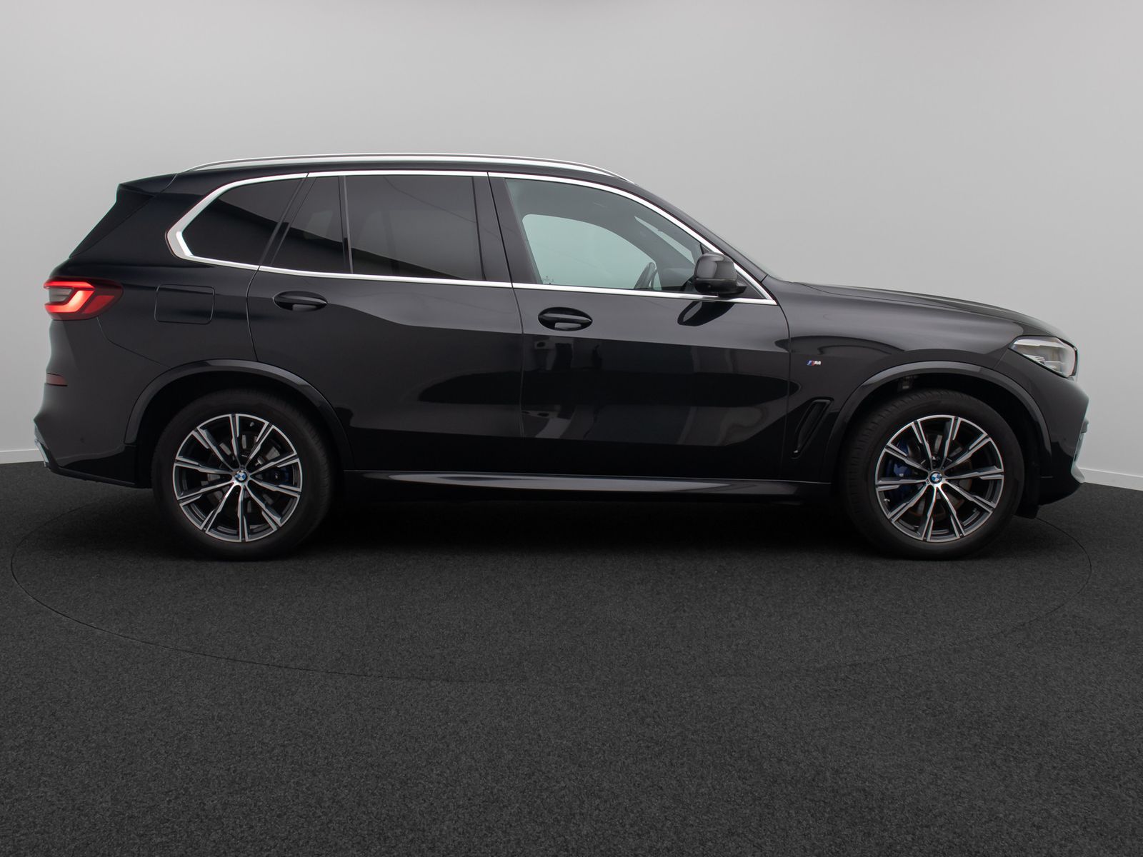 Fahrzeugabbildung BMW X5 xD30d M Sport Panorama 360°HUD DAB HiFi AHK