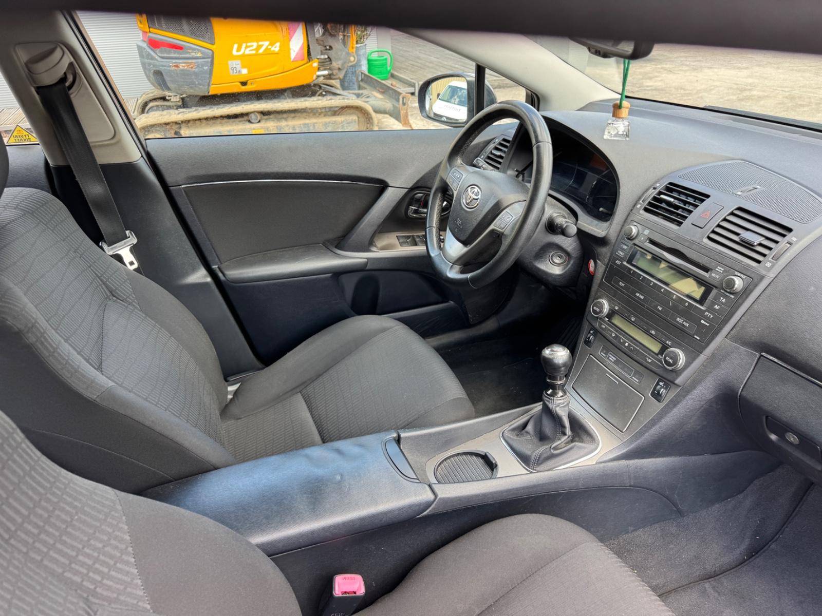 Toyota Avensis 2010 — engine 1.798 cm³, 147 HP (108kW)