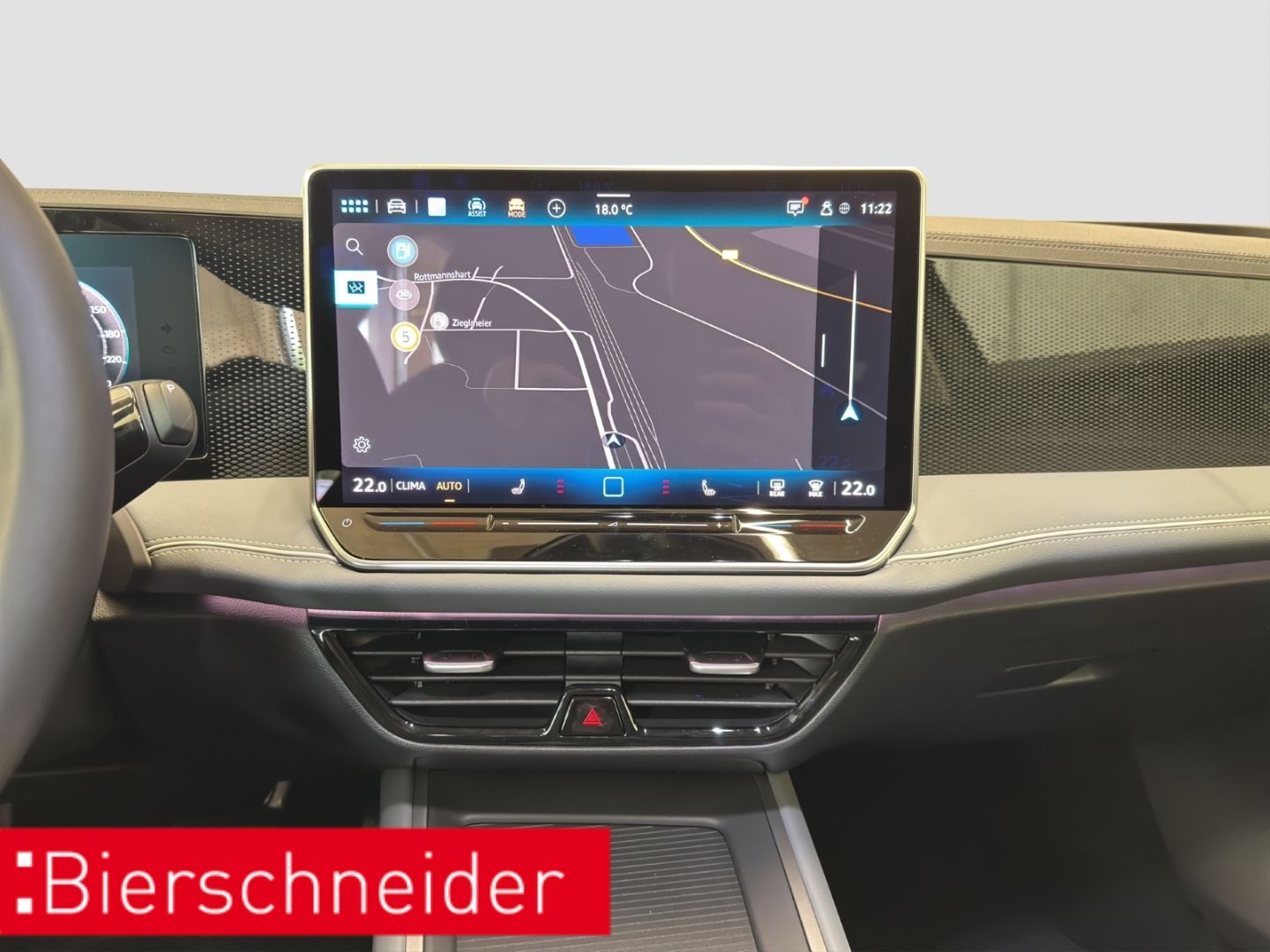 Volkswagen Passat Variant 1.5 eTSI DSG Business AHK 360  HU foto 22