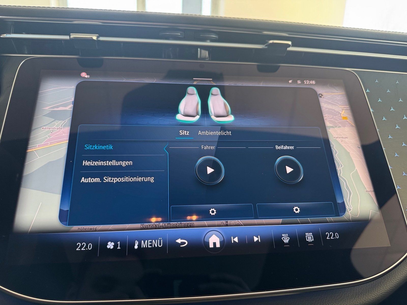 Fahrzeugabbildung Mercedes-Benz E 220 d T AMG*AHK*Pano*Distro*Totwink*360*Digita