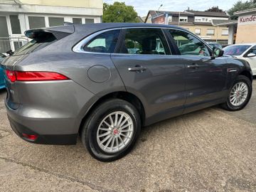 Jaguar F-Pace - 7