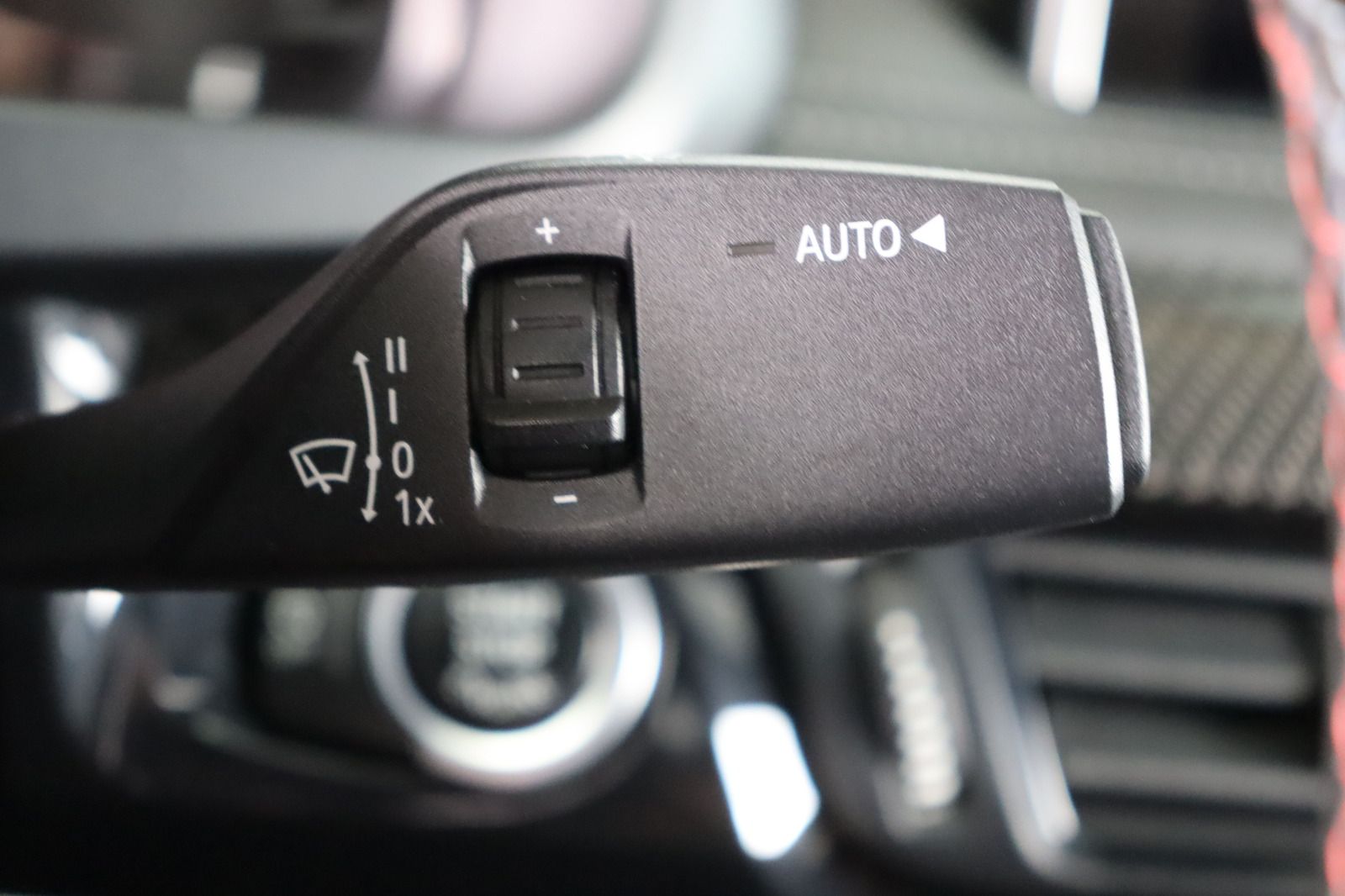 Fahrzeugabbildung BMW X6 M * HUD * LEDER * 360° Kamera