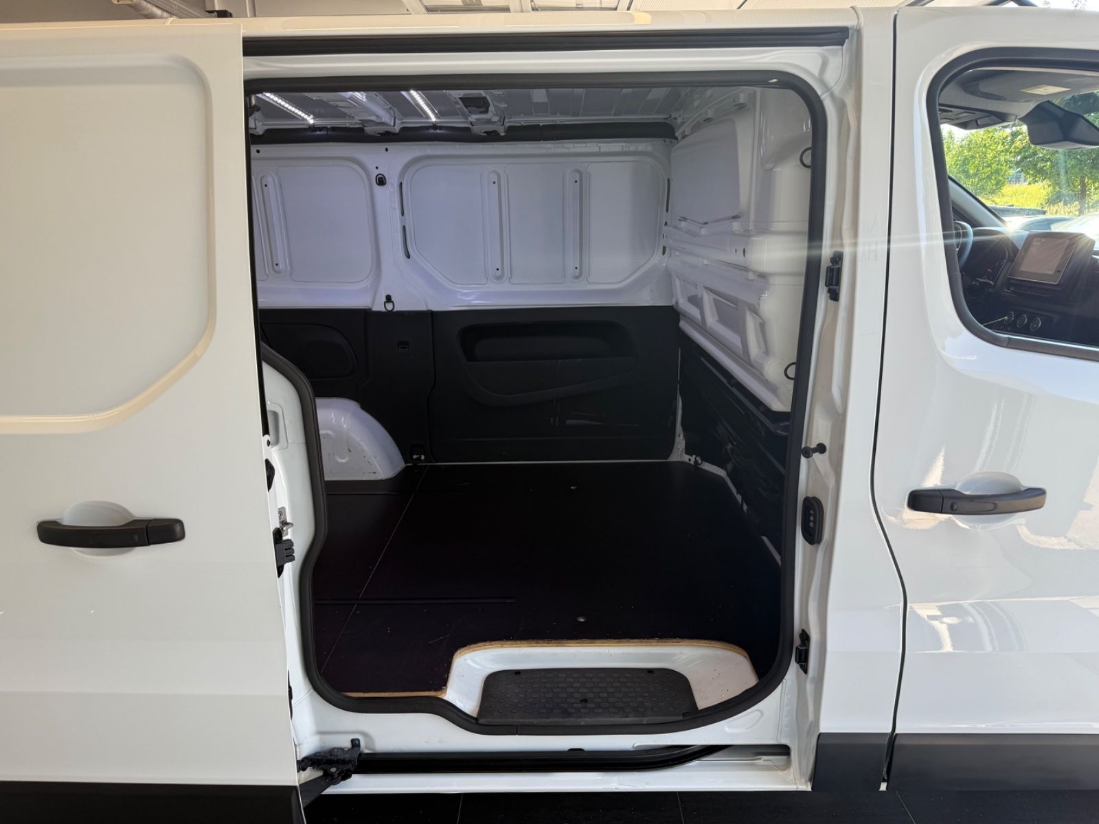 Fahrzeugabbildung Nissan Primastar Kastenwagen L1H1 3,0t N-Connecta