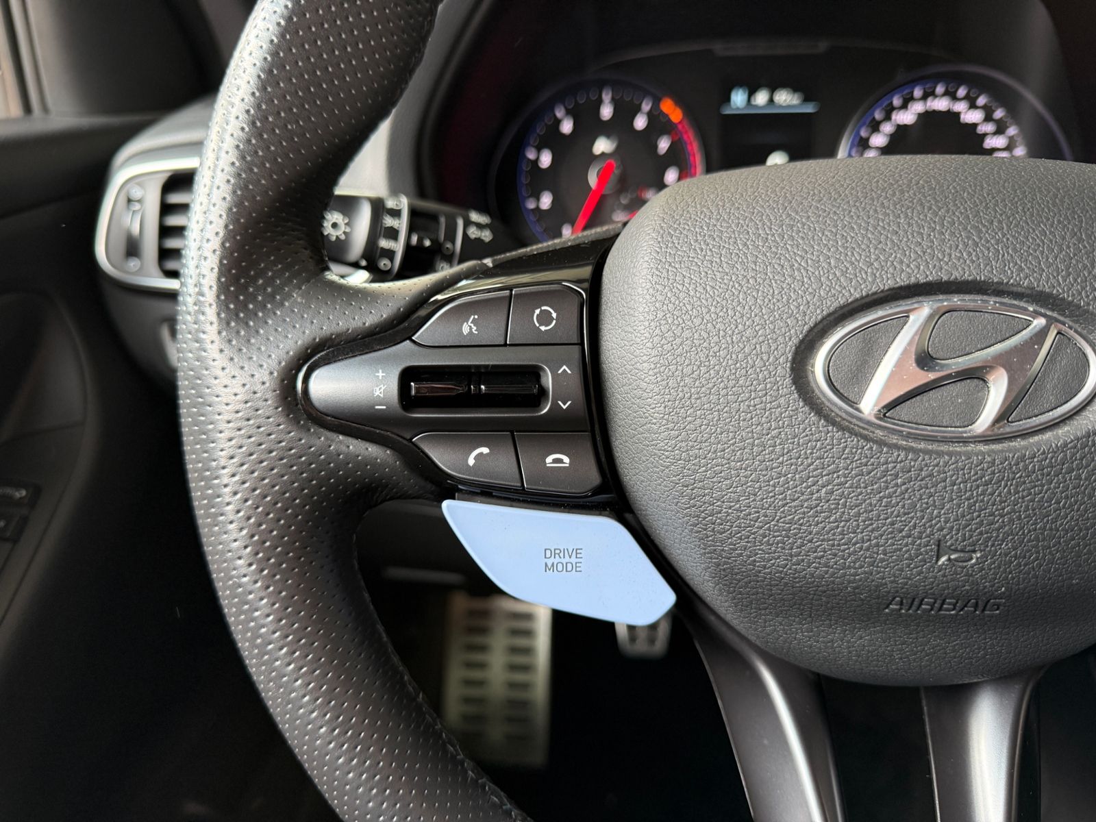 Fahrzeugabbildung Hyundai i30 N Performance KOMFORT LED NAV SHZ RFK 19"