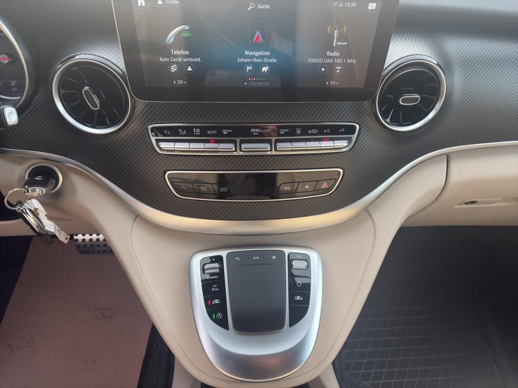 Fahrzeugabbildung Mercedes-Benz V 300 d AVANTGARDE EDITION Lang Leder*Pano*SD*LM