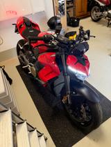 Ducati Streetfighter V4  - DUCATI STREETFIGHTER