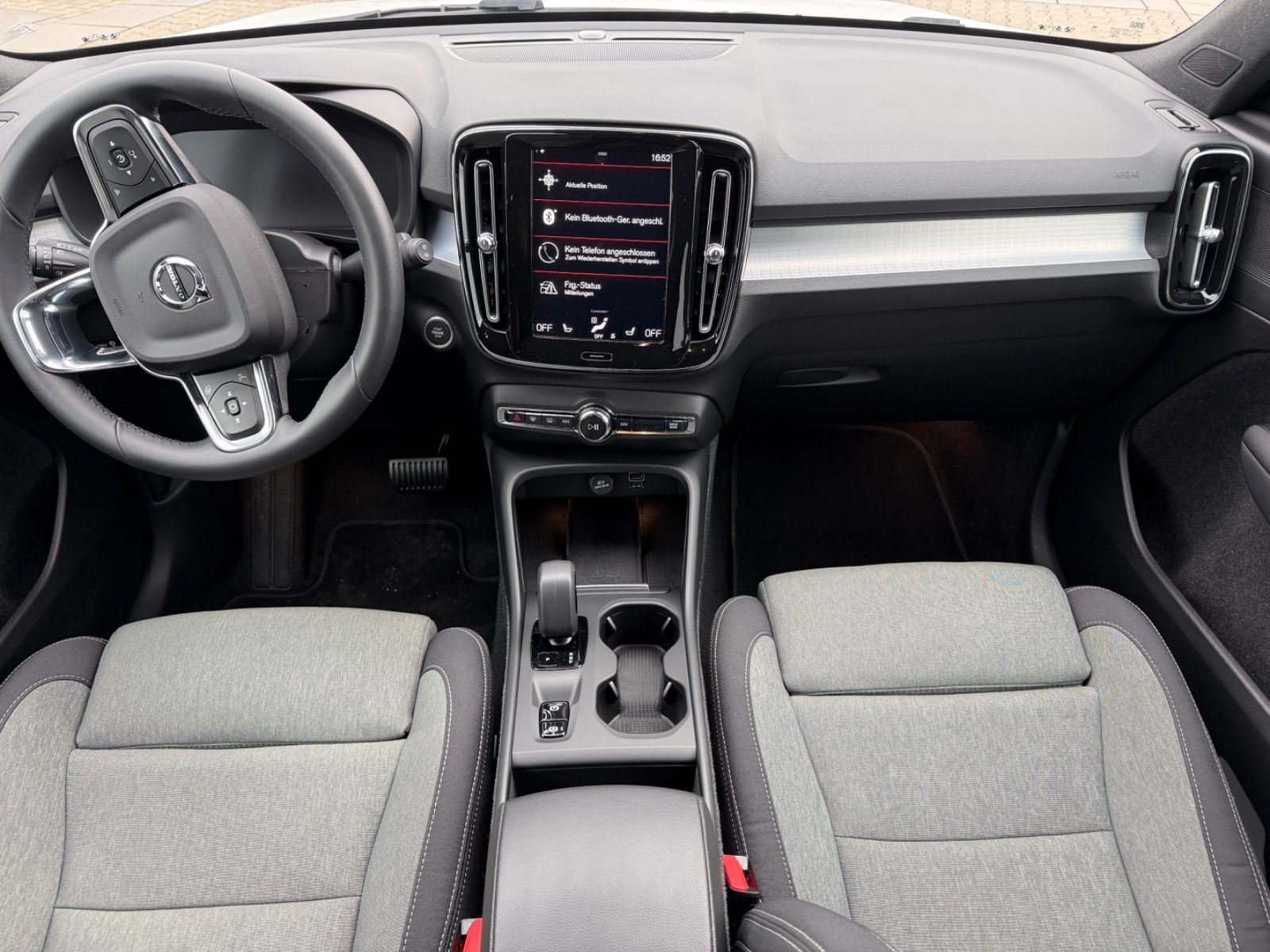 Volvo XC40 Core Recharge Plug-In Hybrid Standheizung foto 18