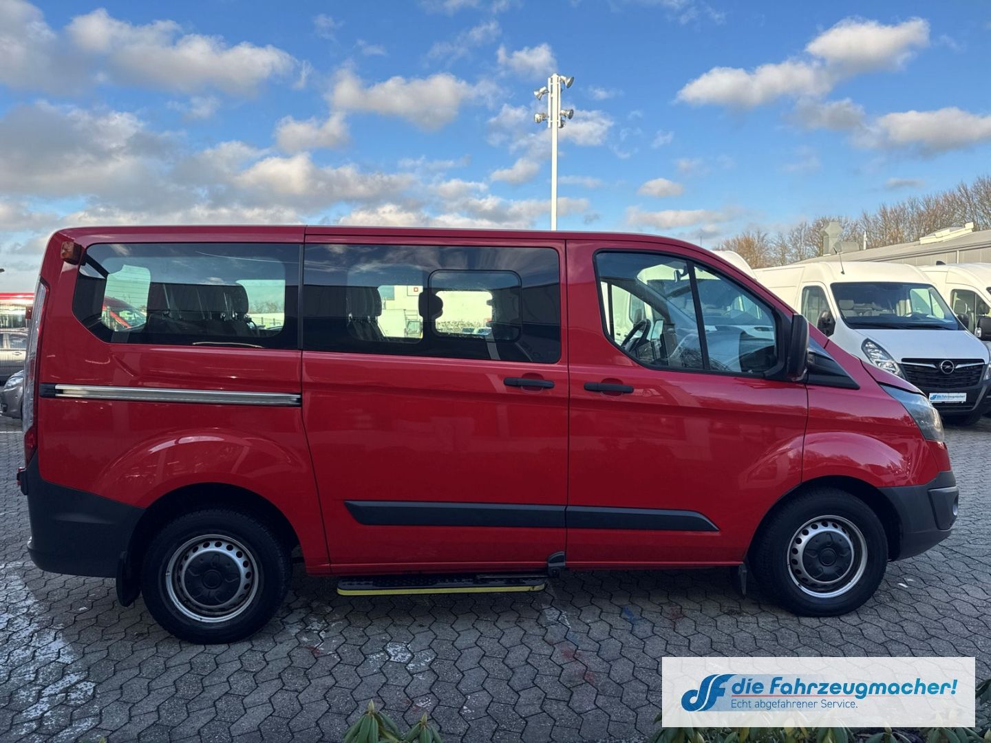 Fahrzeugabbildung Ford Transit Custom Tourneo 300 L1 *2056