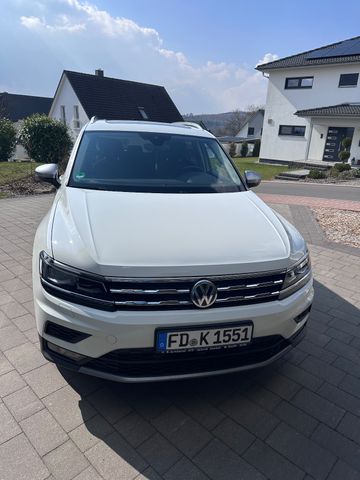 VW Tiguan Allspace 2.0 TSI OPF 140kW DSG 4MOTIO...