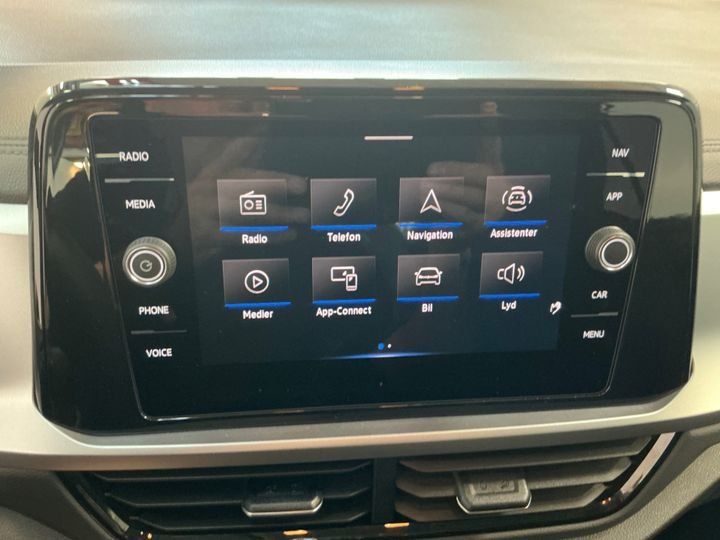Fahrzeugabbildung Volkswagen T-Roc Life TSI DSG *AHK*Cam*LED*PDC*Sitzhzg*ACC*
