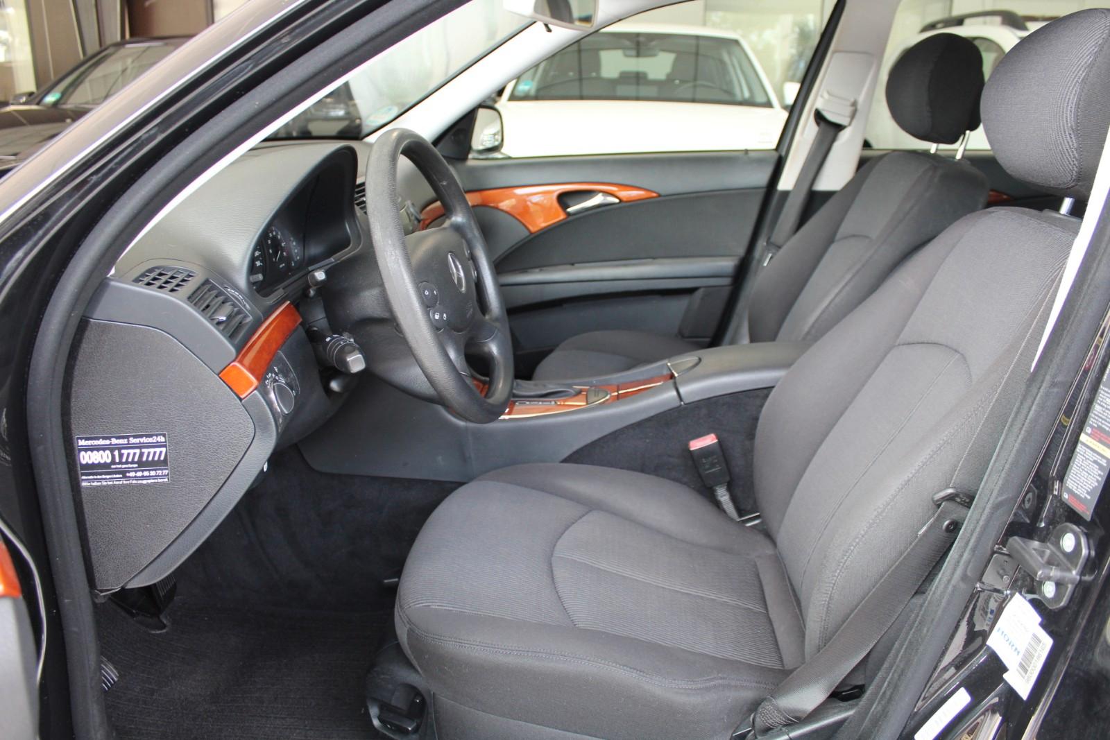Mercedes-Benz E200 2007 — photo 11
