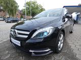 Mercedes-Benz B 200 7G-DCT Sport AHK Navi Bi-Xenon Teilleder - Mercedes-Benz B 200 Gebrauchtwagen in Hamburg