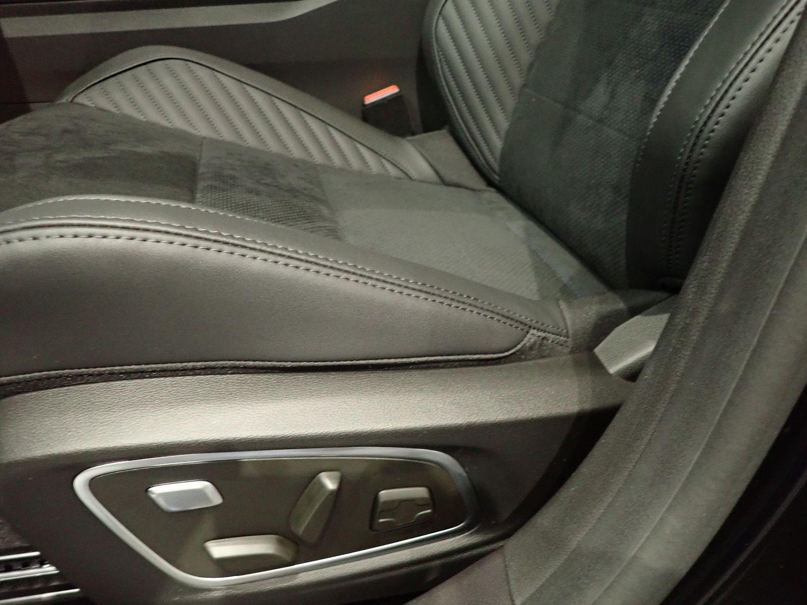 Fahrzeugabbildung Renault Rafale Esprit Alpine E-Tech Full Hybrid 200