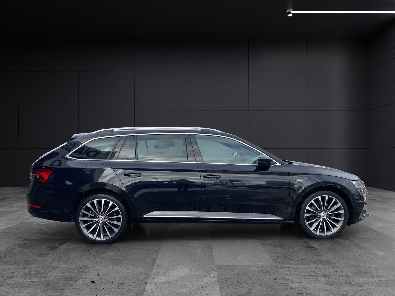 Fahrzeugabbildung SKODA Superb Combi L&K iV