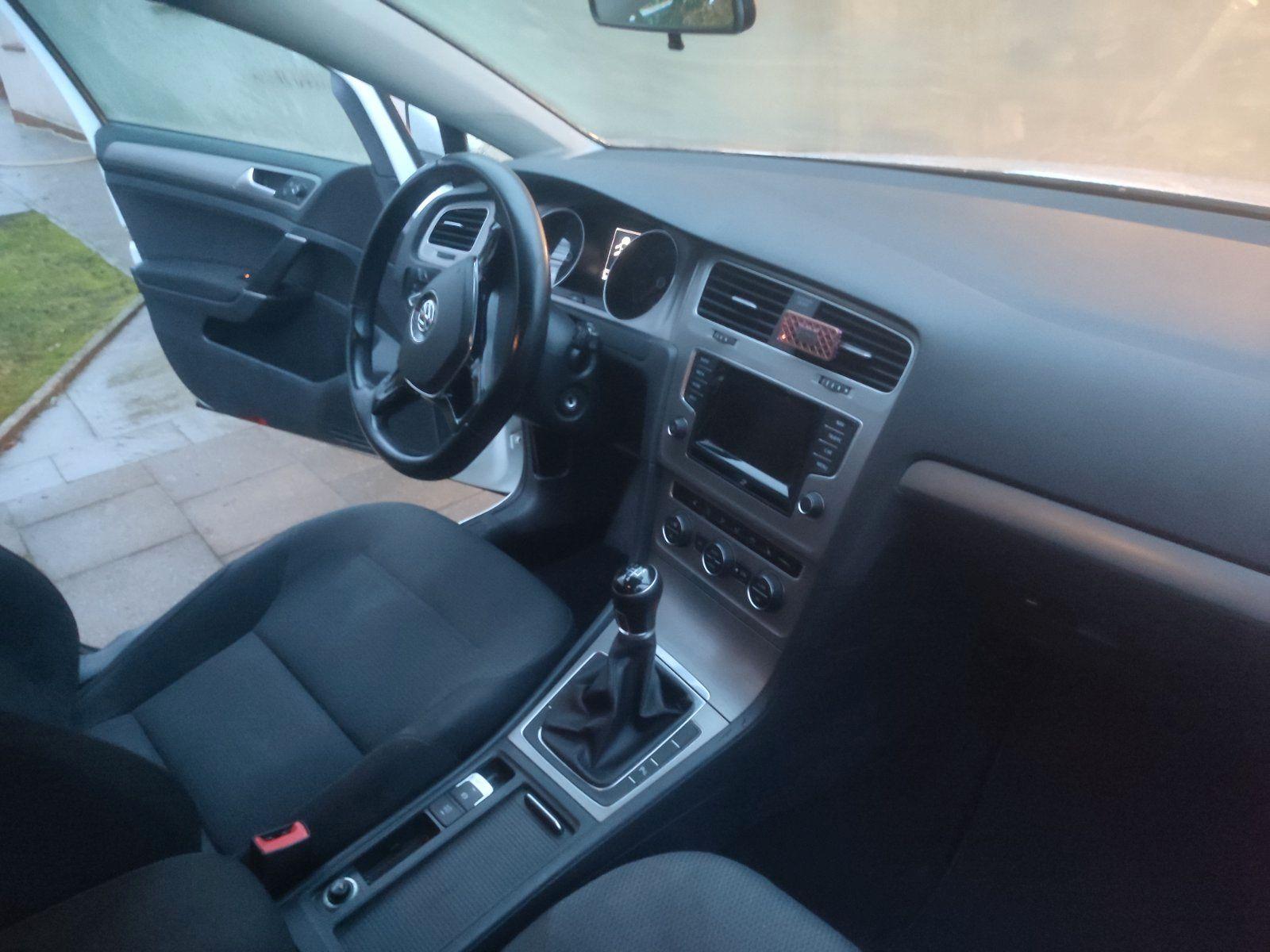 Volkswagen Golf 2014 — rear view