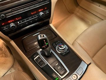 BMW 730 - 12