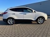 Hyundai ix35 Premium AWD 4X4 - Hyundai ix35 Premium mit Benzin-Antrieb
