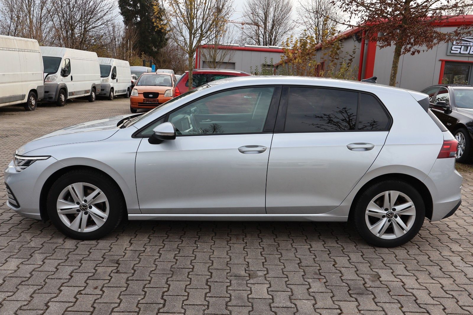 Fahrzeugabbildung Volkswagen Golf VIII Lim. Life