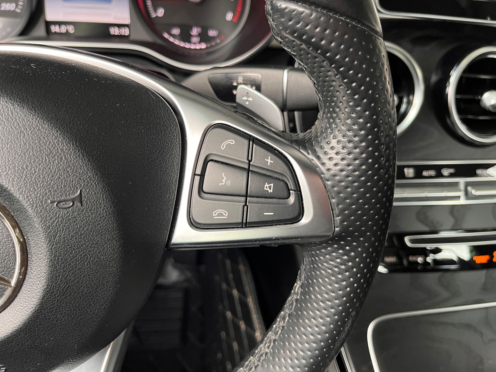 Fahrzeugabbildung Mercedes-Benz C 200 9G-TRONIC AMG Line NAVI LED