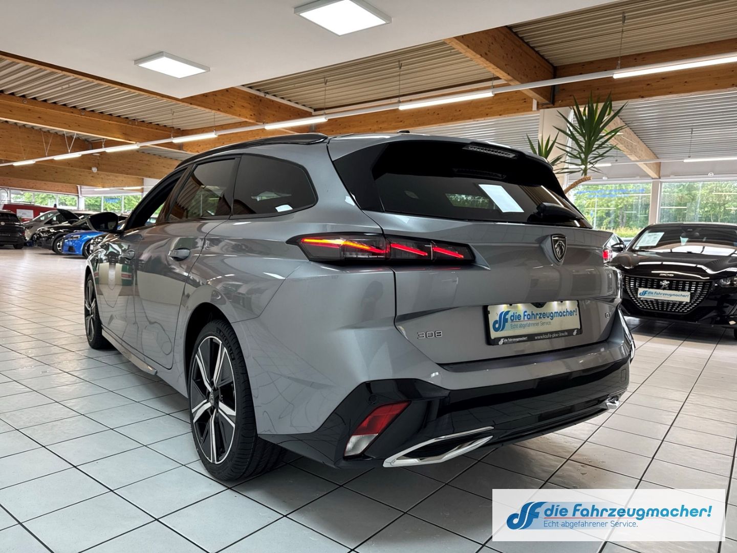 Fahrzeugabbildung Peugeot 308 SW GT Navi Digitales Cockpit Memory Sitze 36