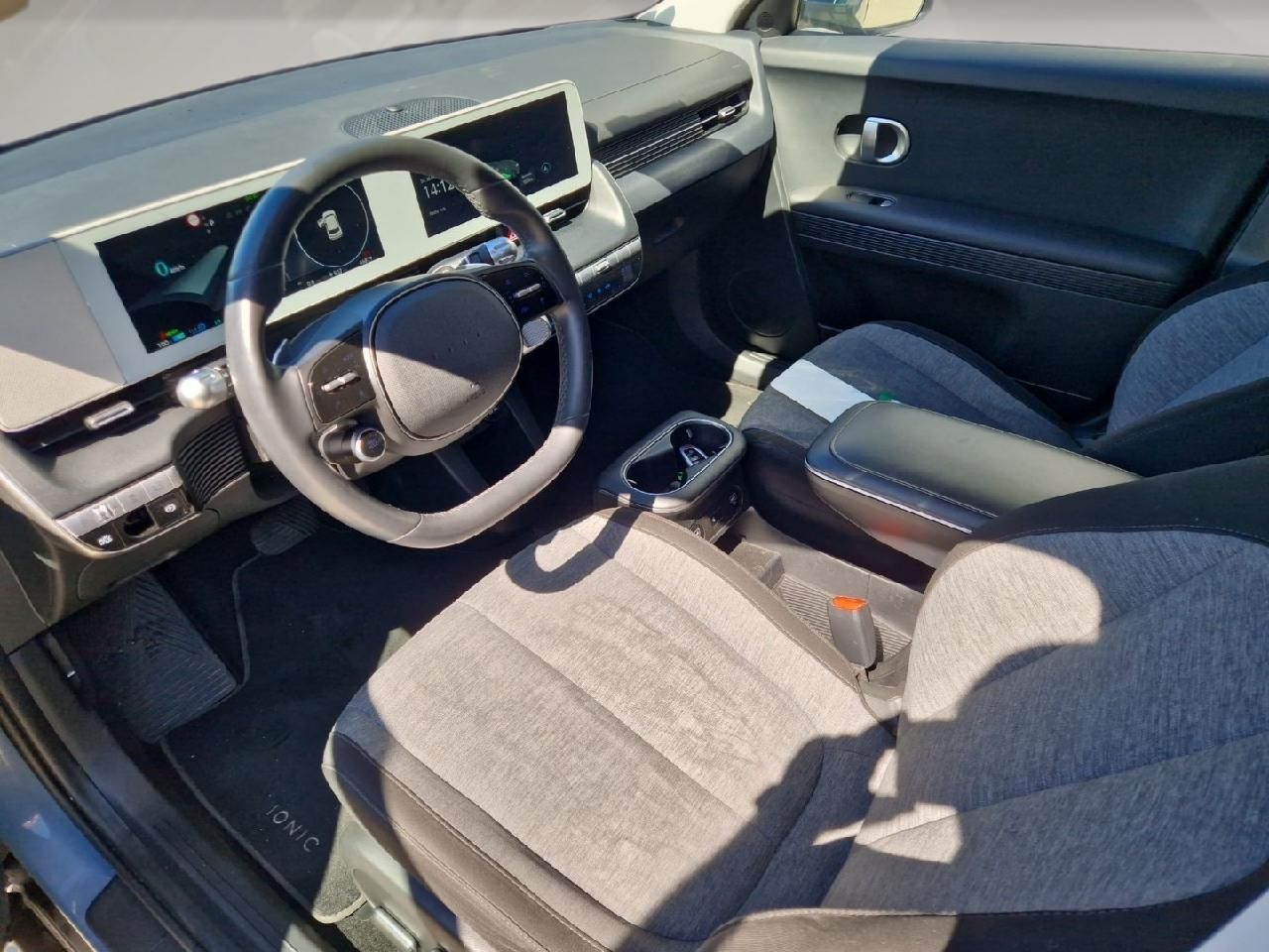 Fahrzeugabbildung Hyundai IONIQ 5 DYNAMIQ *Ganzjahresreifen*