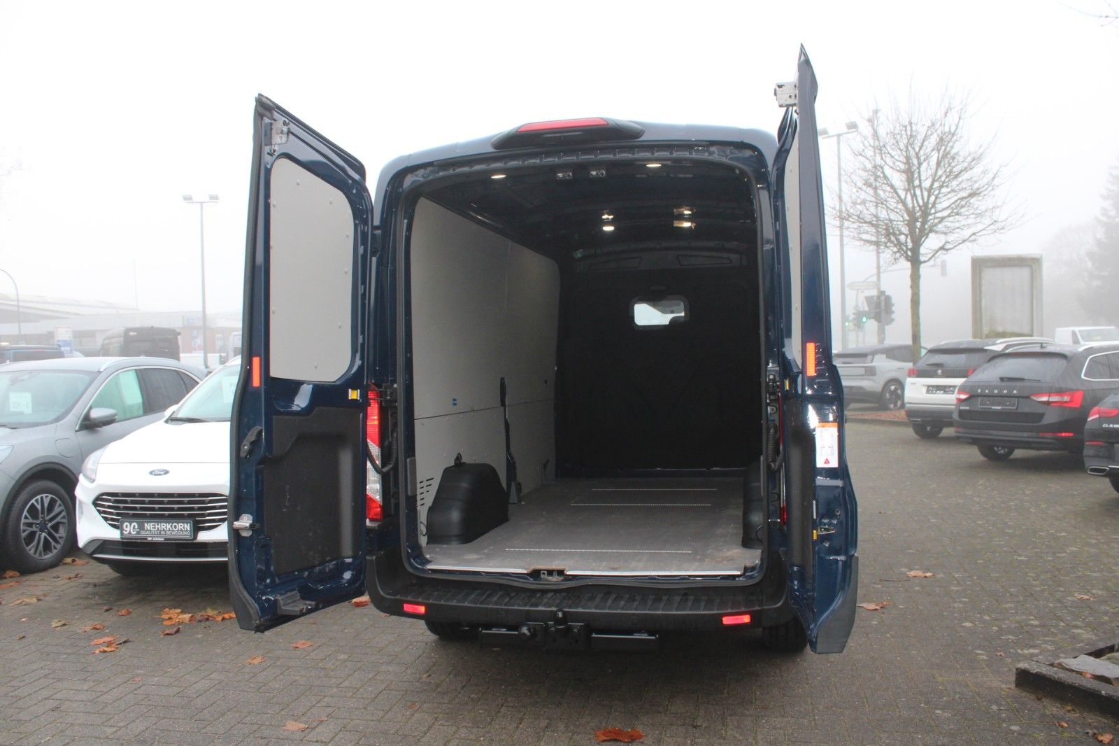 Fahrzeugabbildung Ford Transit 350 L3 H2 Kasten hoch lang KLIMA RFK AHK