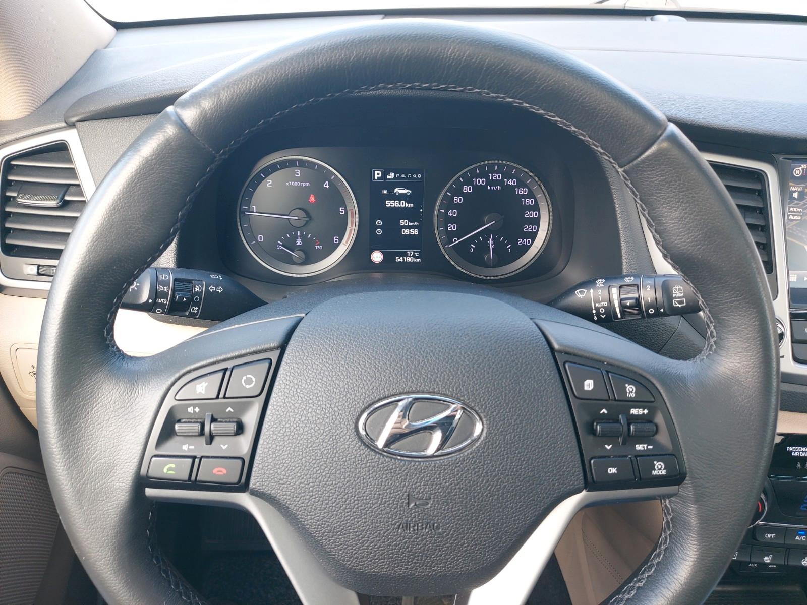 Hyundai Tucson blue Premium Pano Radar Leder Sitzklima
