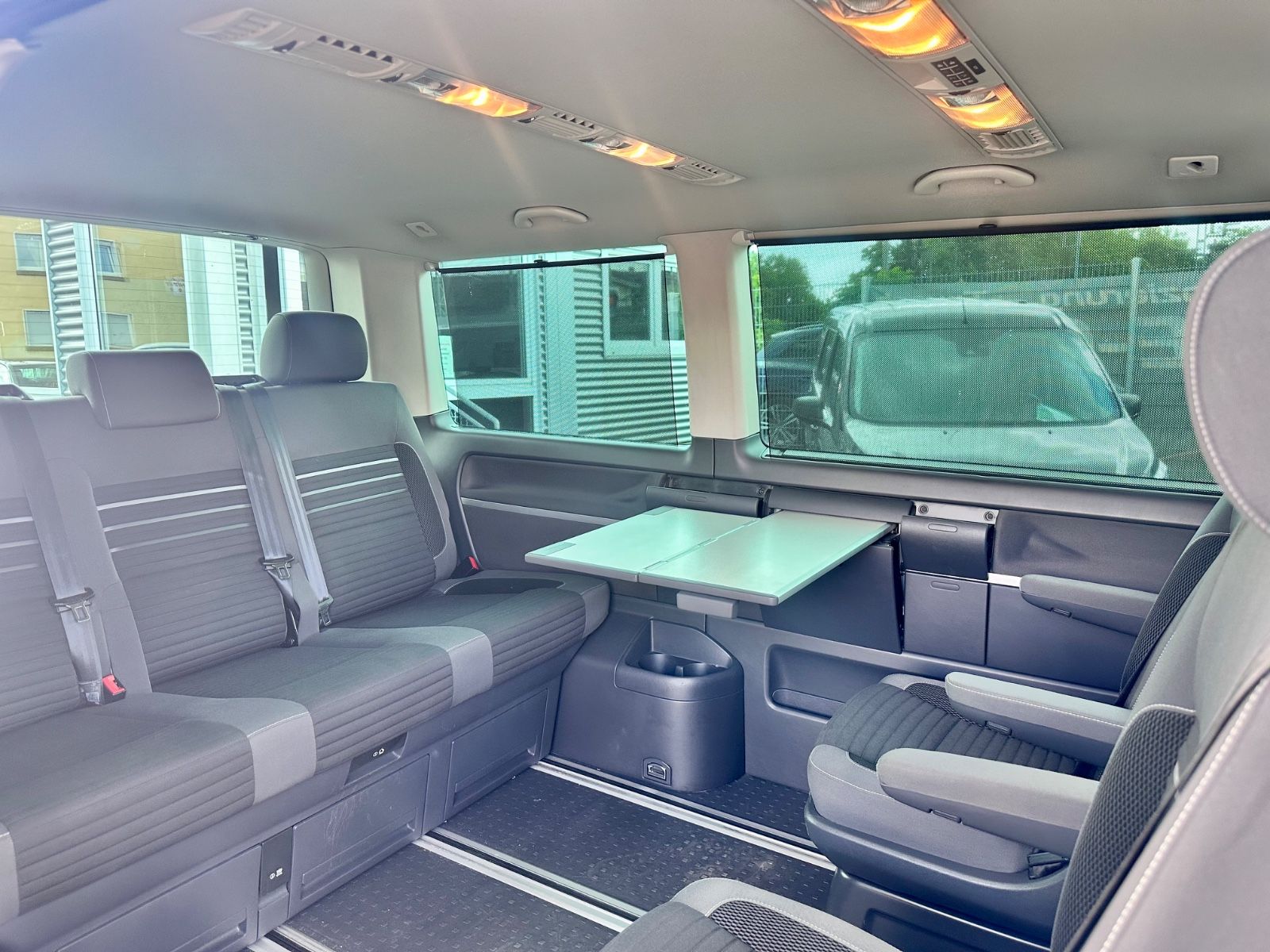 Fahrzeugabbildung Volkswagen T5 MULTIVAN CUP*MOD.2015+AUTOM+7SITZER+20LM