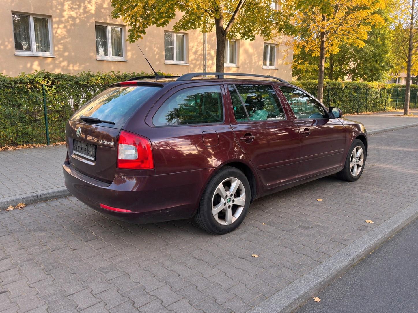 Skoda Octavia 2013 — interior