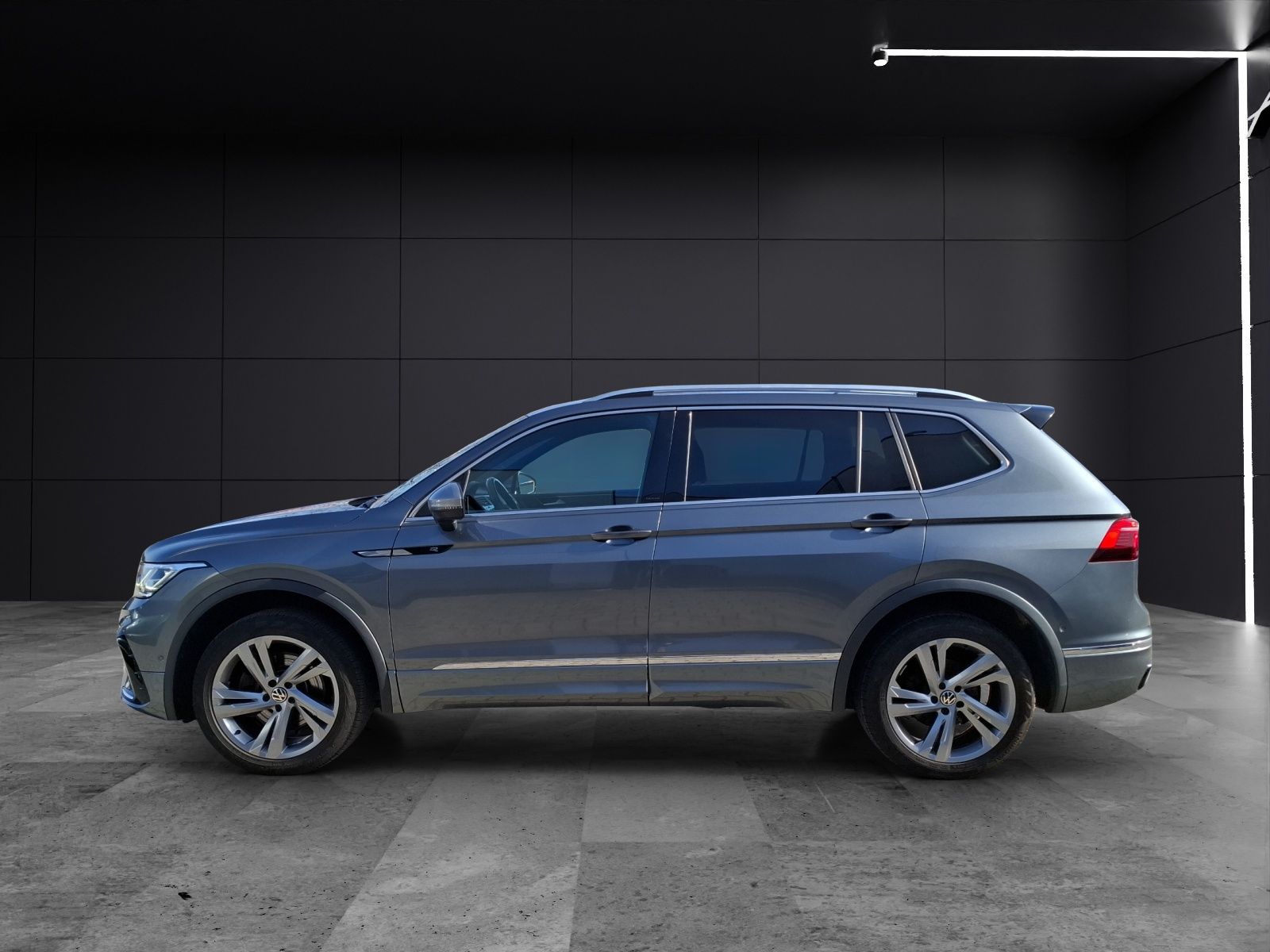 Fahrzeugabbildung Volkswagen Tiguan Allspace TDI R-Line DSG 4M Matrix AHK Nav