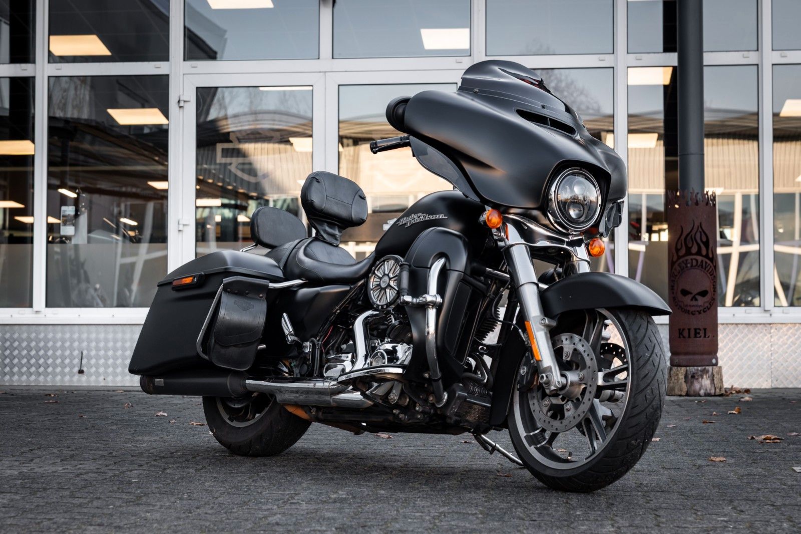 Fahrzeugabbildung Harley-Davidson FLHX Street Glide 103 CUI- KESSTECH -