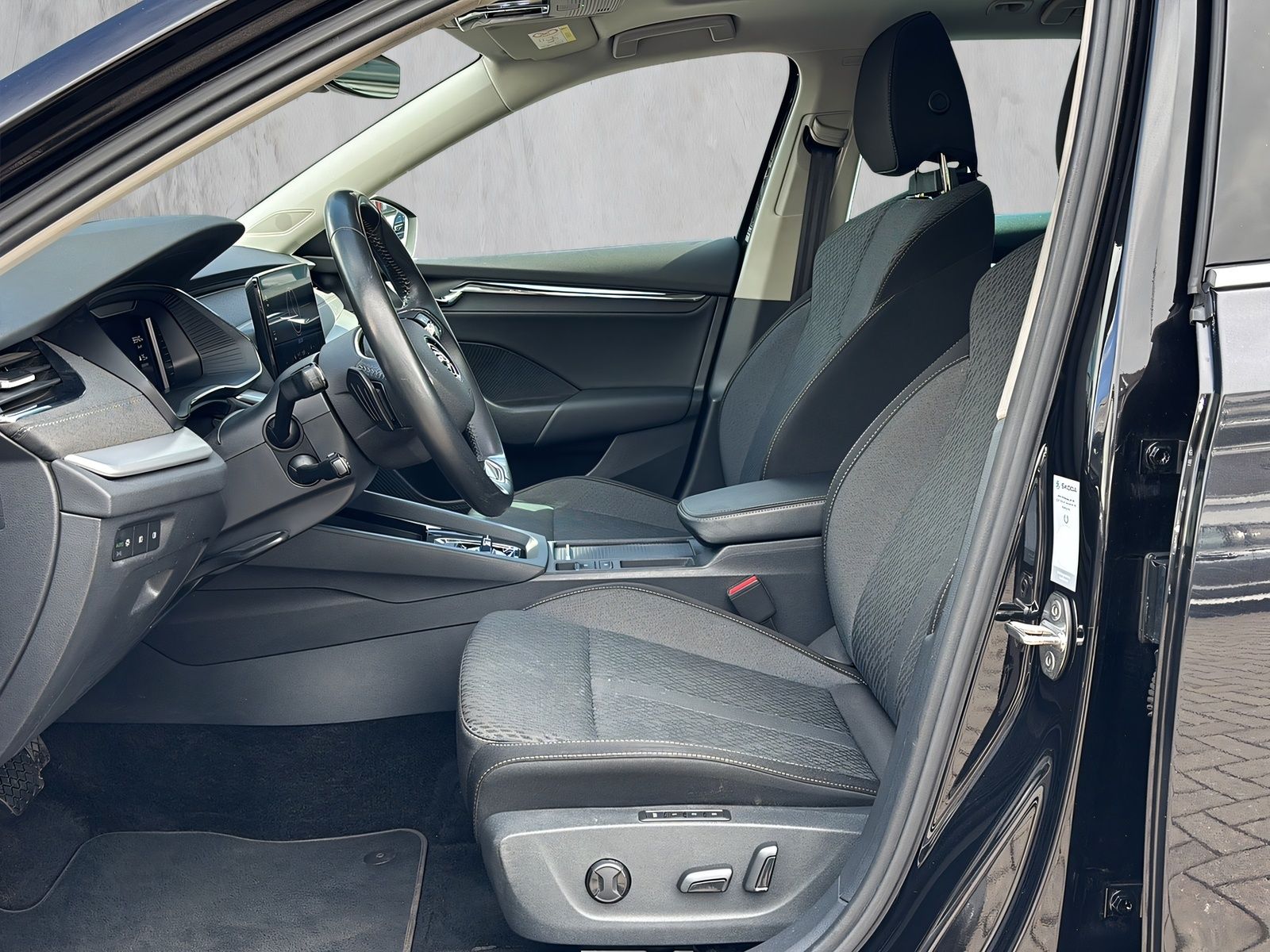 Fahrzeugabbildung SKODA Octavia 2.0 TDI HEAD UP AHK NAVI ACC PANO MEMORY