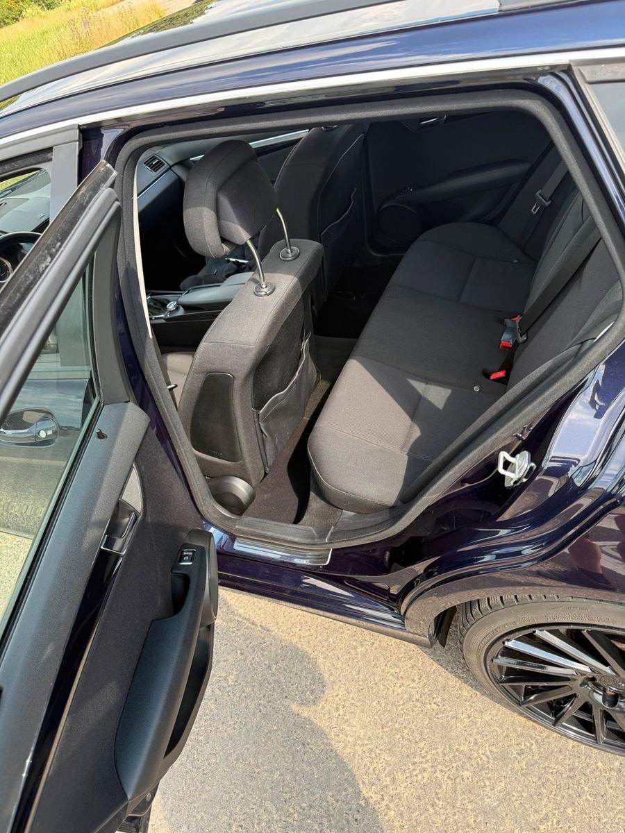 Mercedes-Benz 220 2010 — photo 8